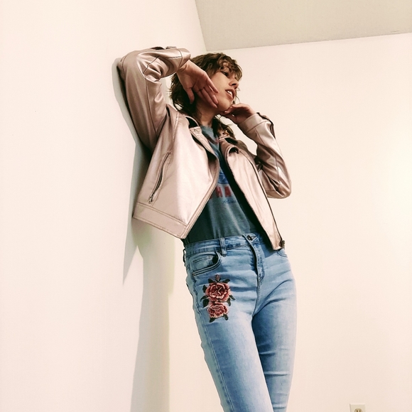 Meet your Posher, Amanda - Picture 4 of 6